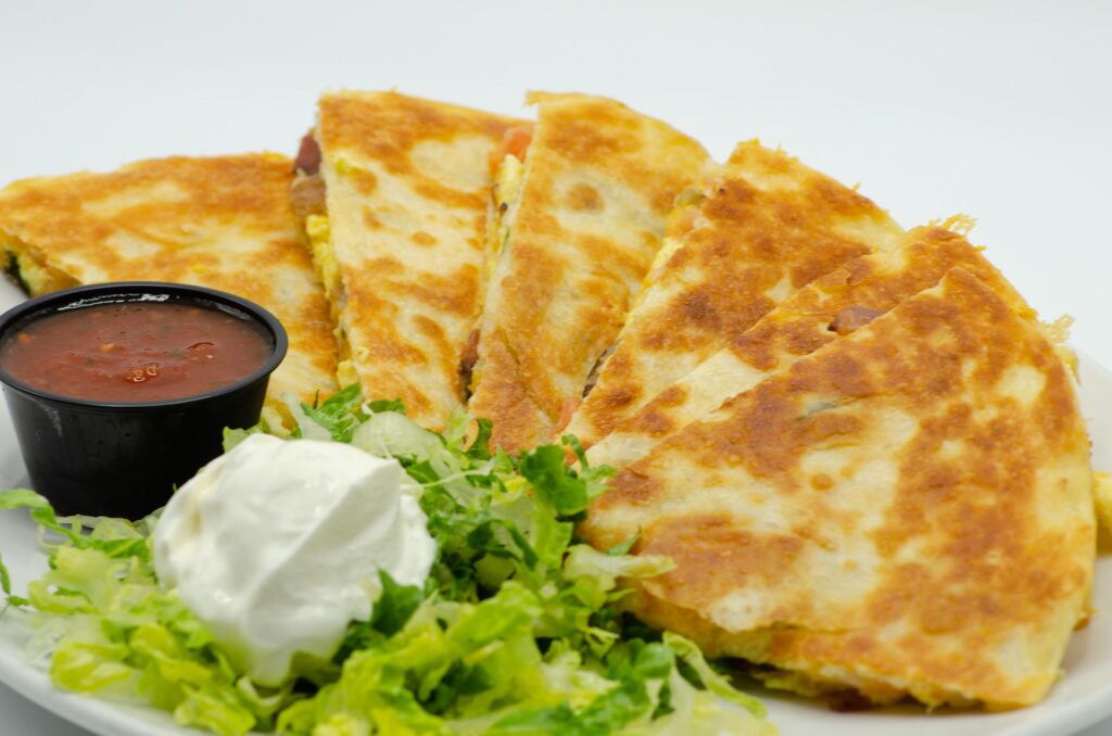 https://summerbakestheworld.com/wp-content/uploads/2022/10/quesadilla-5842087_19202-1024x678.jpg